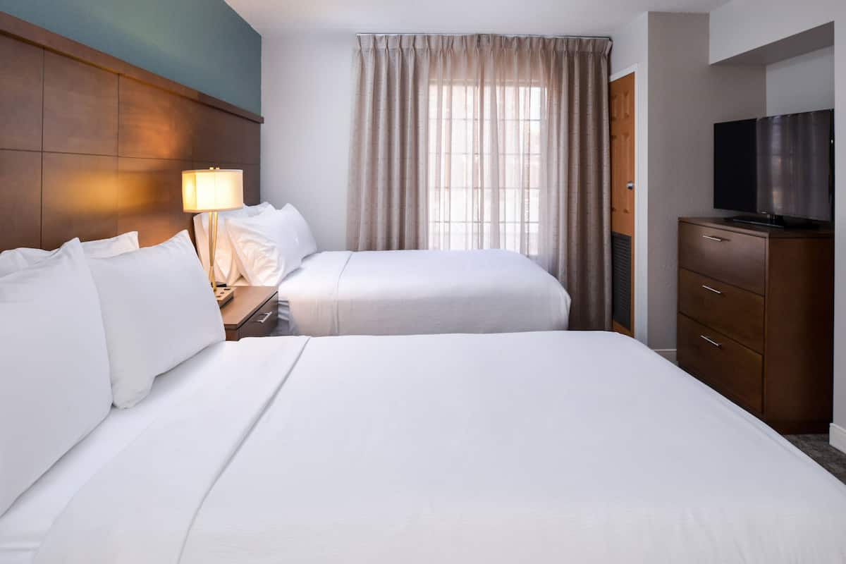suite, 1 bedroom, kitchen | 1 bedroom, in-room safe, desk, iron/ironing board