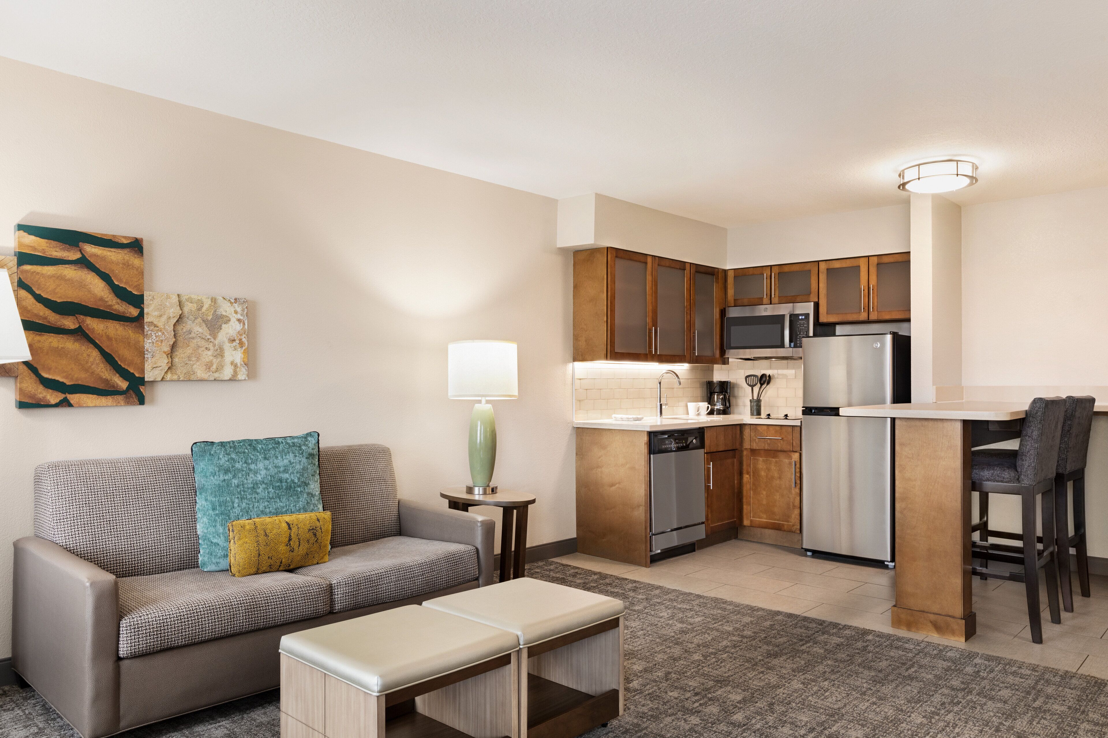 suite, 1 bedroom, kitchen | desk, blackout curtains, iron/ironing board, free cots/infant beds