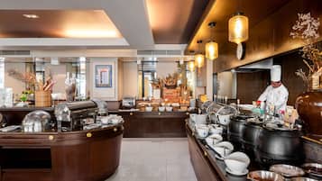 Daily buffet breakfast (THB 350 per person)