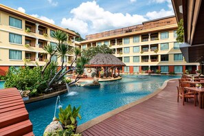 Piscina a l'aire lliure, cabanes gratuïtes i gandules 