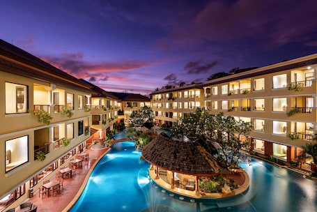 室外游泳池,免费小屋,日光浴躺椅