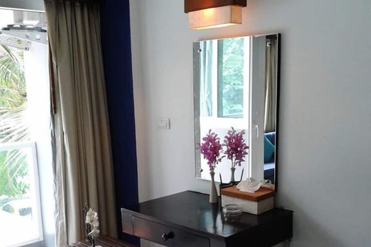 Premium bedding, pillowtop beds, minibar, in-room safe