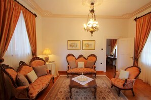 아파트, 침실 2개 | 거실 공간 | TV