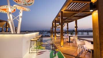 3 restaurants, international cuisine