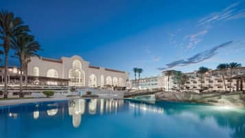 2 piscinas al aire libre