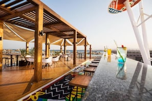 3 restaurants, international cuisine