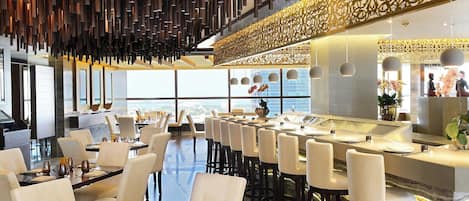 3 restaurants, breakfast, lunch, dinner served; international cuisine