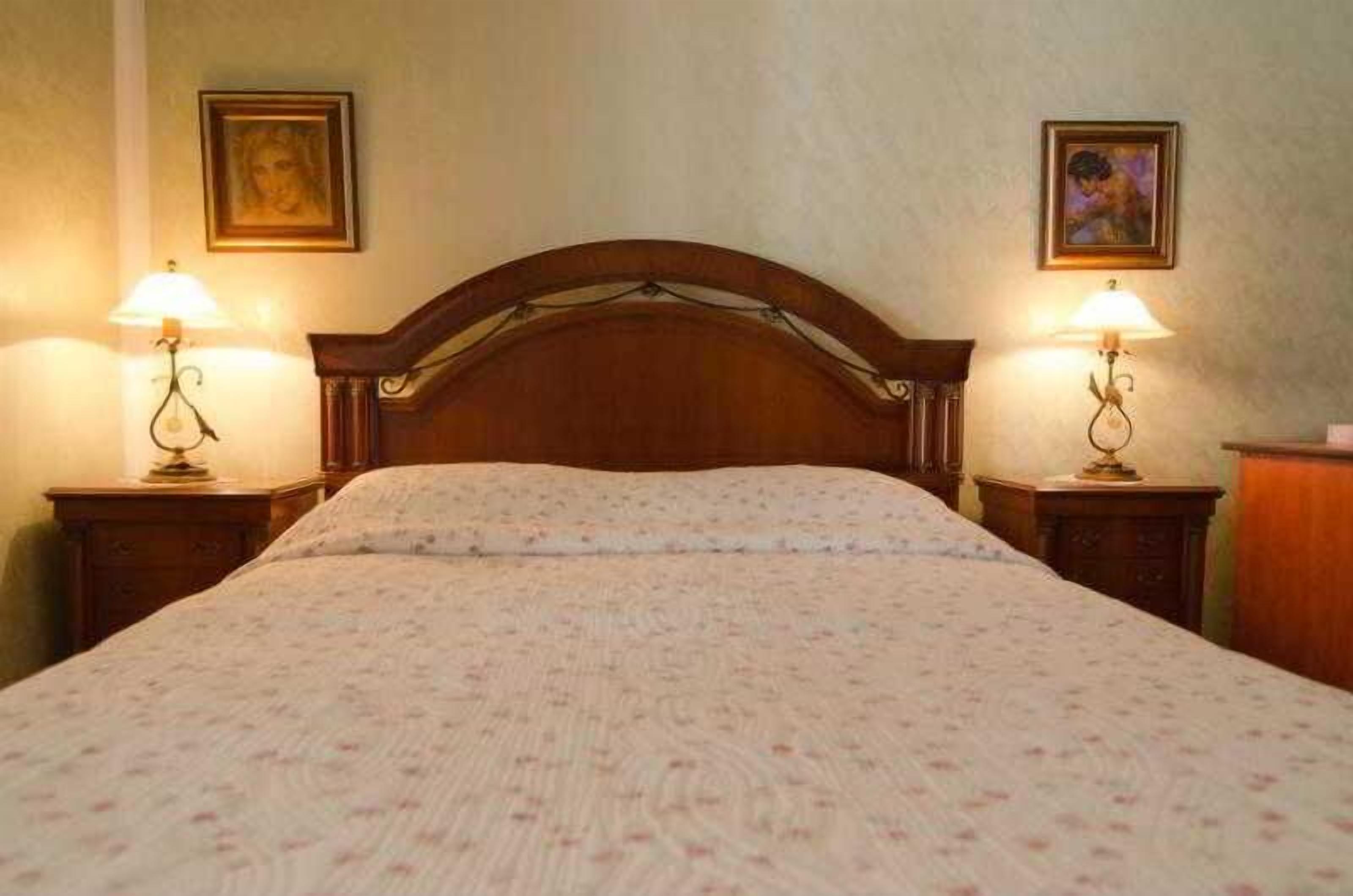 minibar, in-room safe, desk