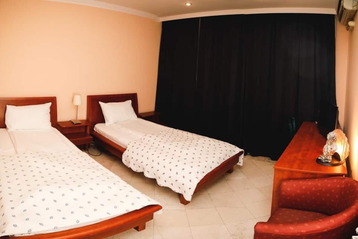 minibar, in-room safe, desk