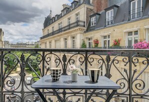 View from property - Chalgrin Boutique Hotel (Paris)