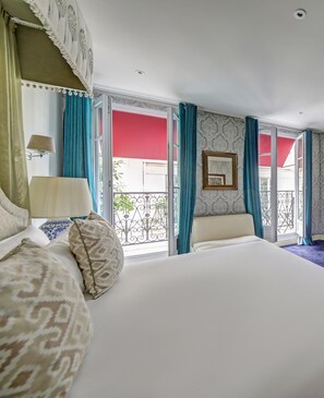 Junior Suite, Balcony | Premium bedding, minibar, in-room safe, desk - Chalgrin Boutique Hotel (Paris)