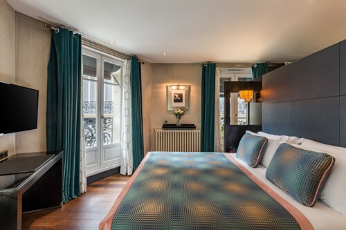 Paris Holidays 2023 | Holiday Package Deals | Expedia.com.au
