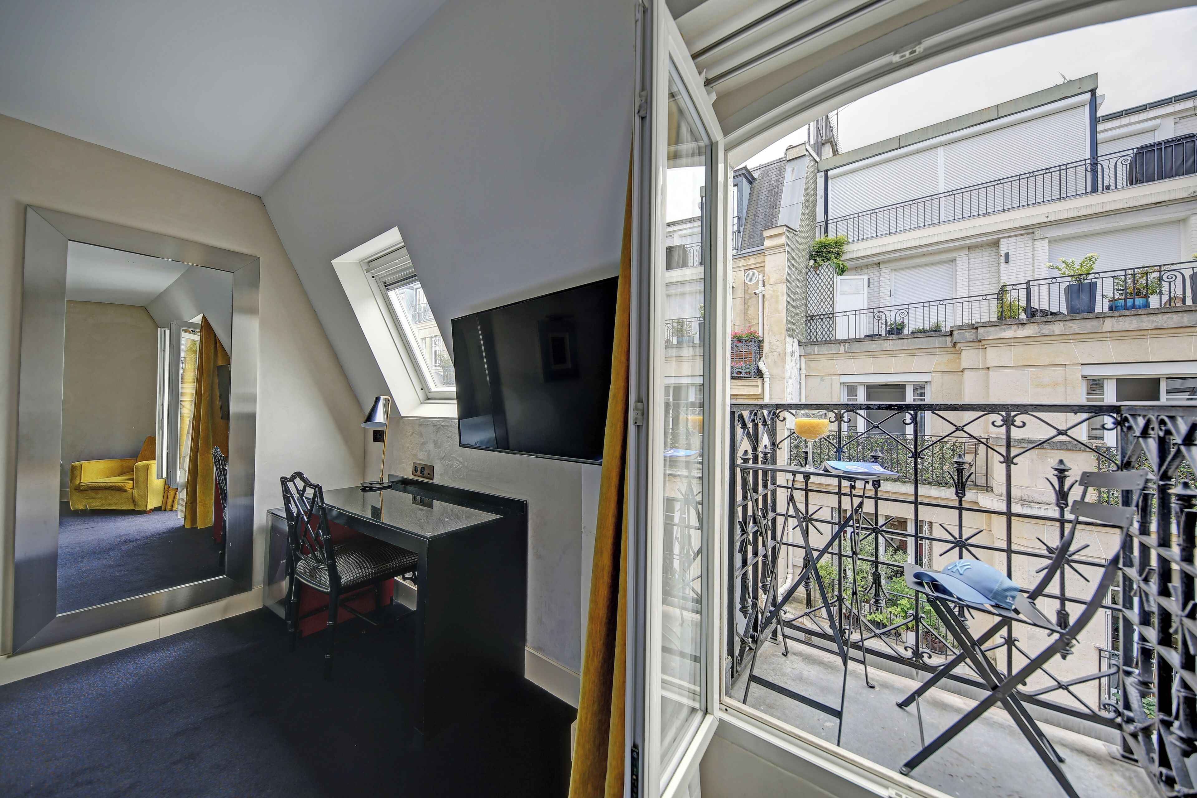 superior room, balcony | premium bedding, minibar, in-room safe, desk