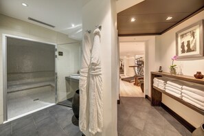 Deep-tissue massages, sports massages, 1 treatment room, massages