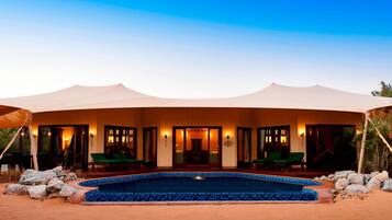 รอยัลวิลล่า, 2 ห้องนอน, ปลอดบุหรี่, สระว่ายน้ำส่วนตัว | บริเวณภายนอก