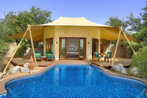 Frette Italian sheets, premium bedding, minibar, in-room safe - Al Maha, A Luxury Collection Desert Resort & Spa, Dubai (Murqquab)