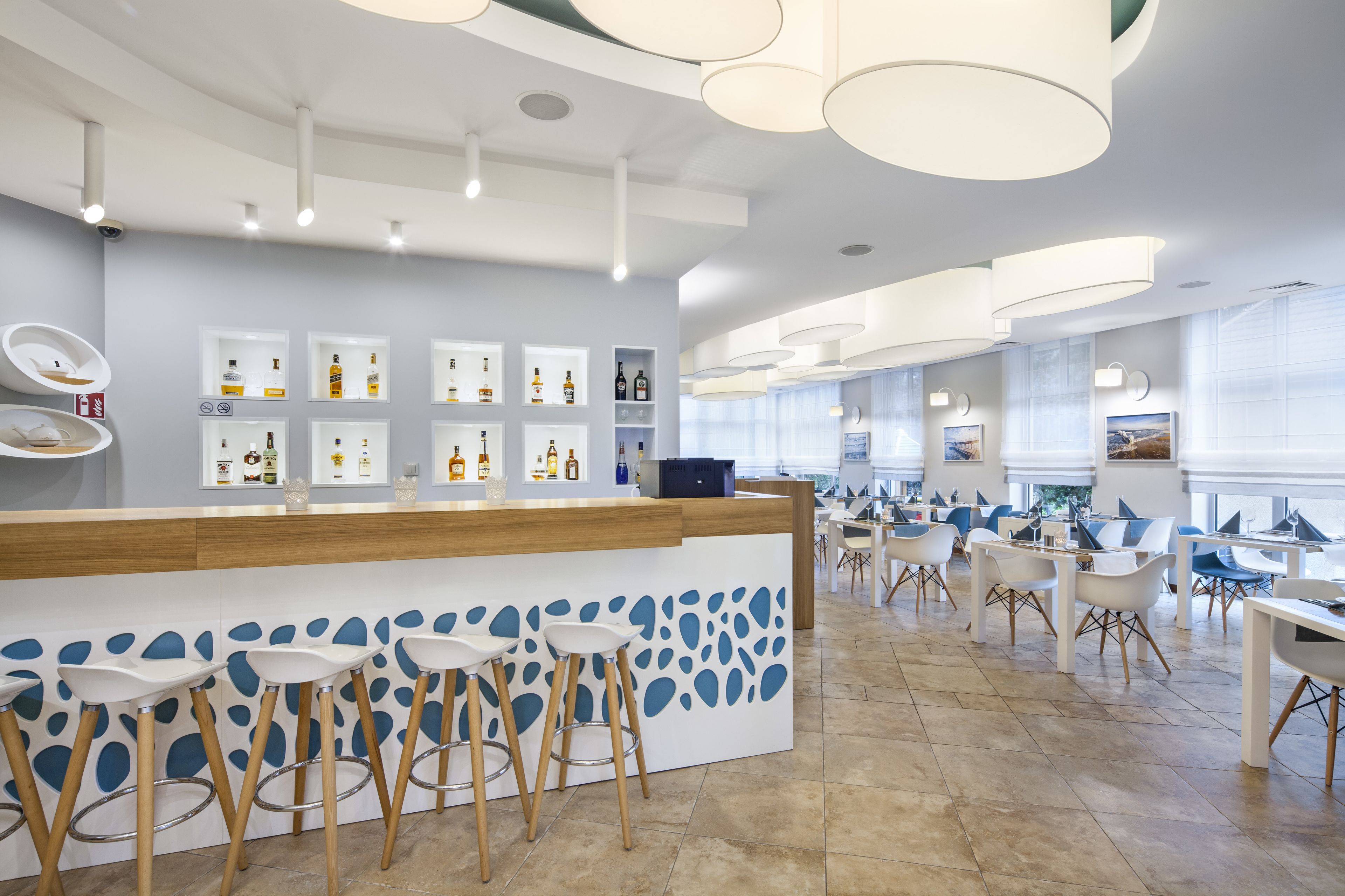 breakfast, lunch, dinner served; fusion cuisine