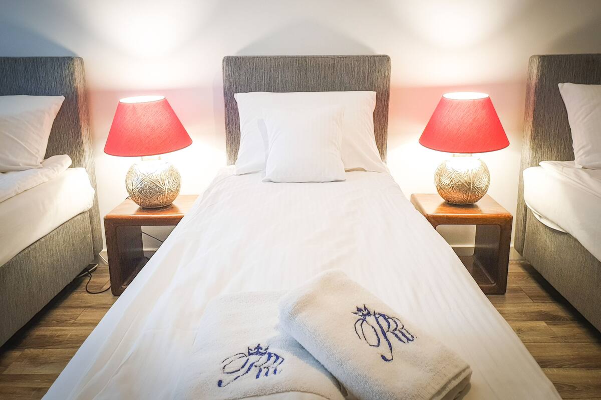 Suite, 2 Bedrooms | Premium bedding, blackout curtains, iron/ironing board, free WiFi