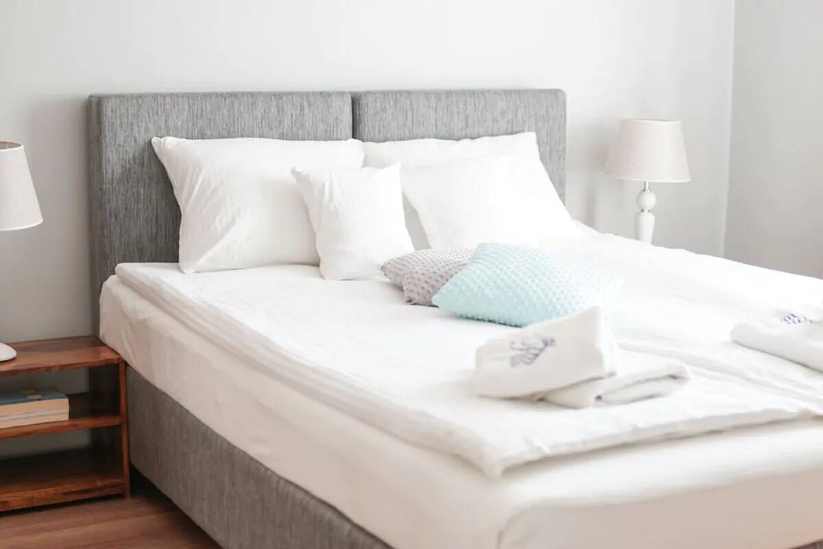 Economy Studio Suite | Premium bedding, blackout curtains, iron/ironing board, free WiFi