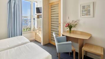 Sea Side Comfort Room for 2 | In-room safe, soundproofing, iron/ironing board, free WiFi