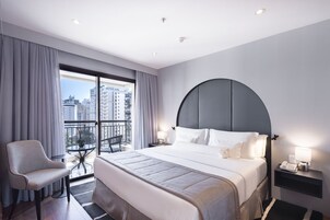 SUPER LUXO PREMIER | Pillowtop beds, minibar, in-room safe, desk