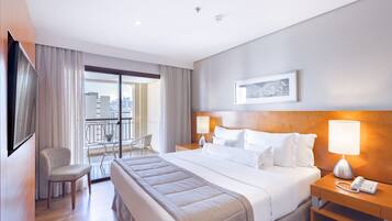 Suite | Camas con pillow-top, caja de seguridad en la habitación y escritorio