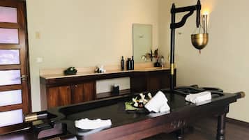 ห้องทรีทเมนท์สำหรับคู่รัก, ซาวน่า, อ่างน้ำร้อน, บริการนวด