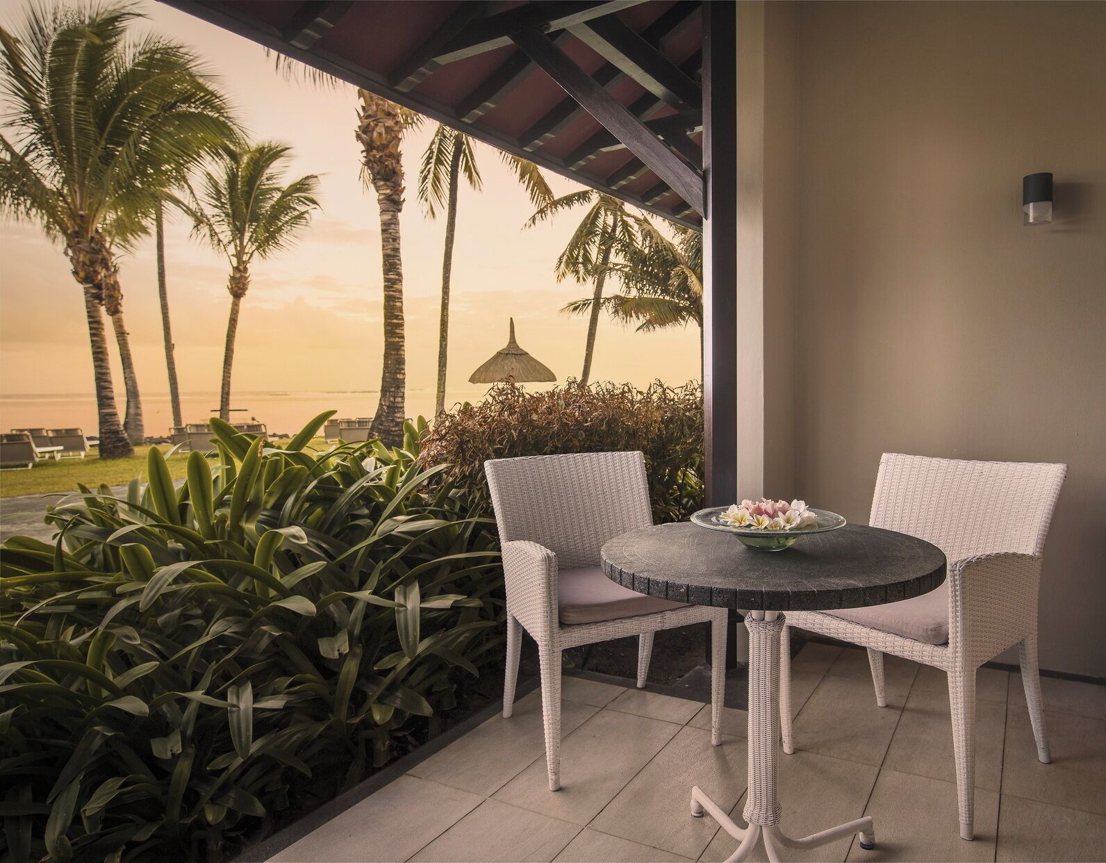 Room, 1 Queen Bed (Beach, 43M²) | Beach/ocean view