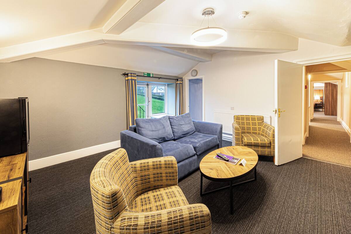 executive suite | living area | tv