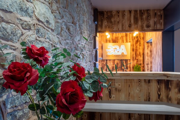 Breakfast, lunch, dinner served; local cuisine  - Springfield Hotel and Restaurant (Holywell)