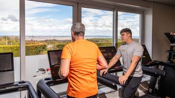 Couples treatment room(s), sauna, hot tub, steam room, body treatments