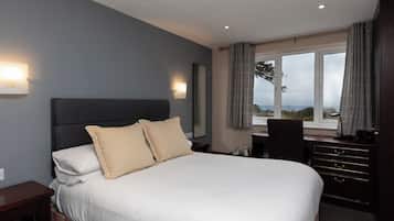 Decoración personalizada, muebles diferentes y escritorio