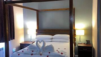 Executive Room (Four Poster) | Individually decorated, individually furnished, desk, laptop workspace