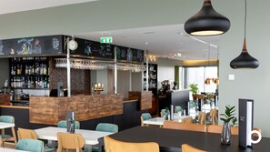 Café da manhã com buffet todos os dias mediante uma taxa