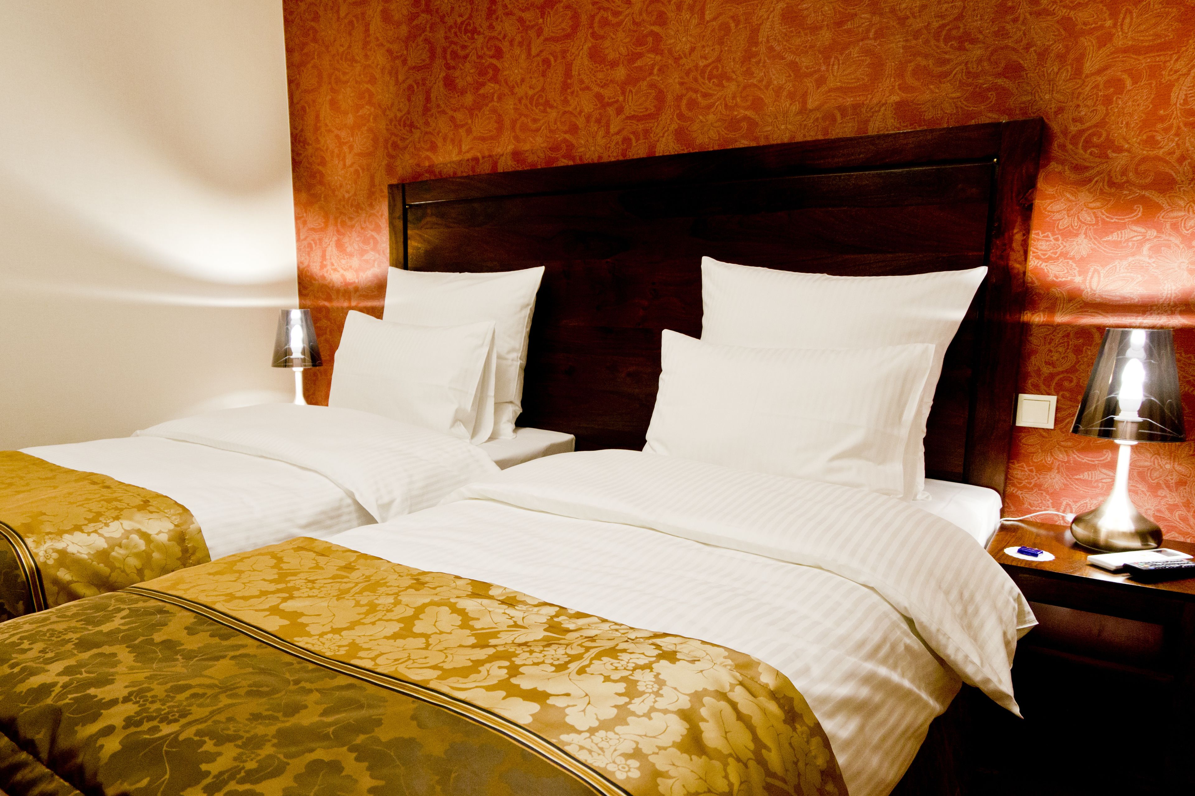 premium bedding, in-room safe, desk, laptop workspace