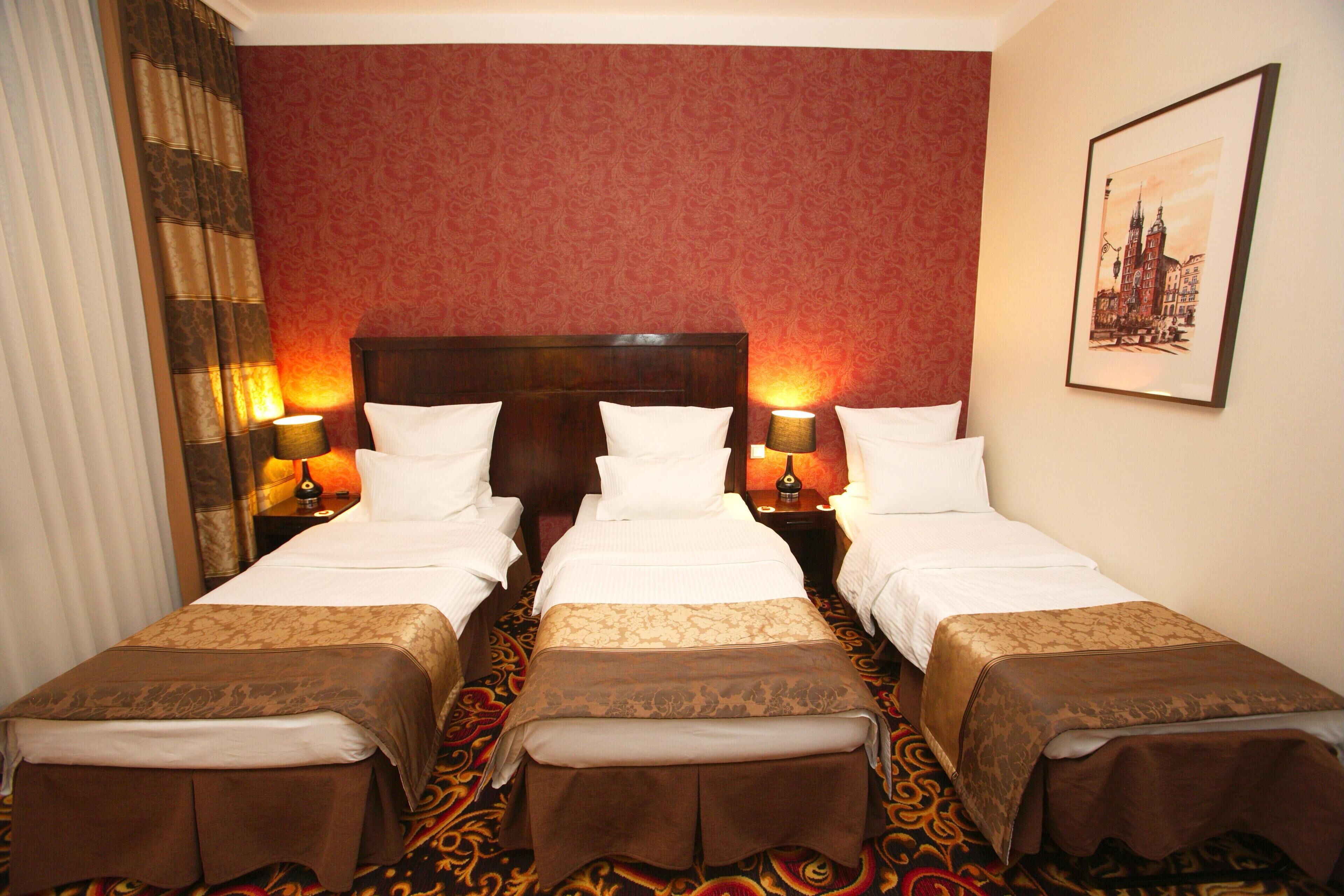 Premium bedding, in-room safe, desk, laptop workspace