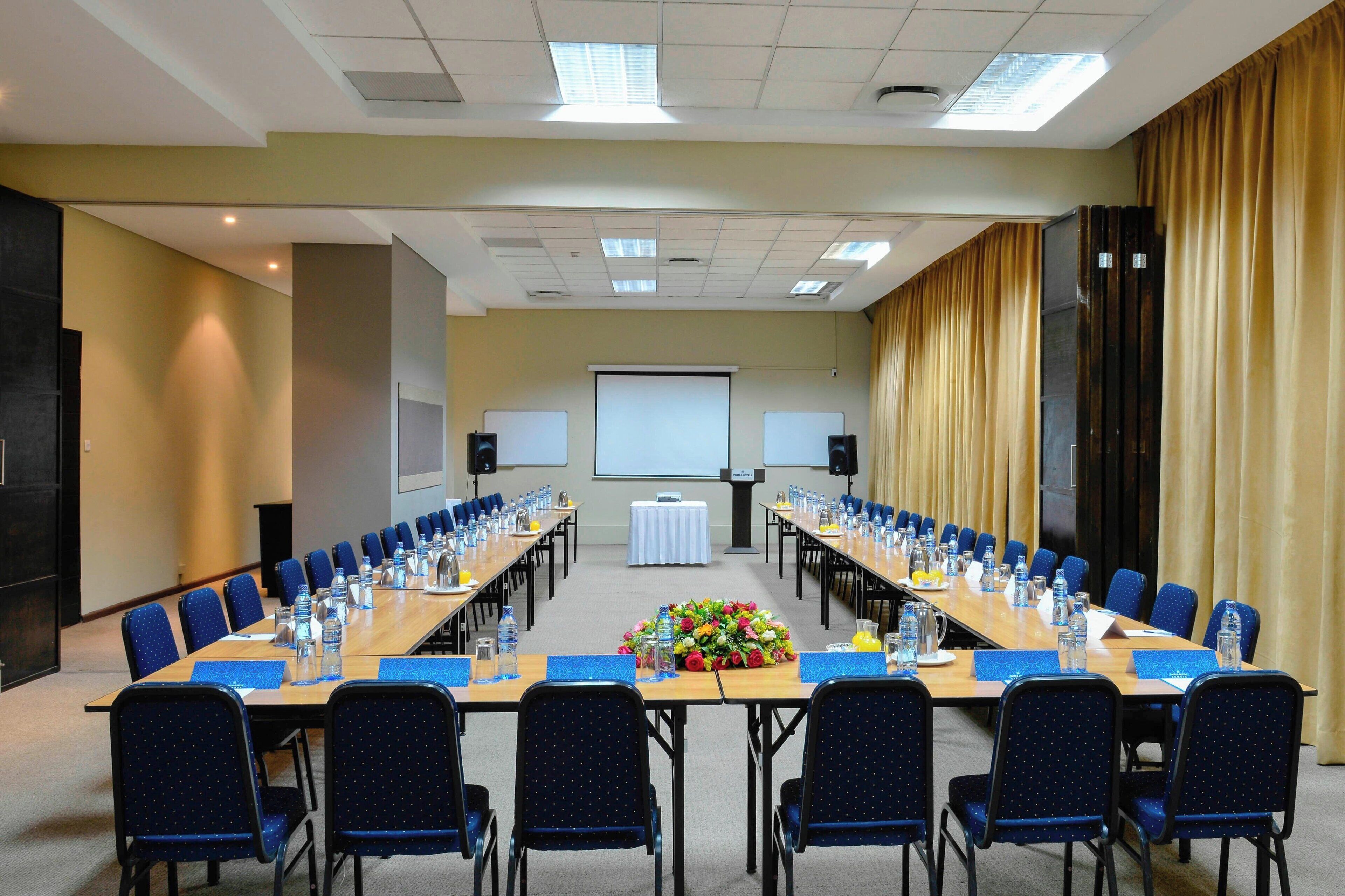 Foto - Protea Hotel by Marriott Lusaka Cairo Road