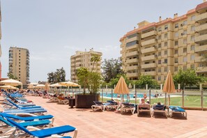 季节性开放的室外游泳池