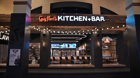 5 restaurantes, se sirve cena, cocina americana