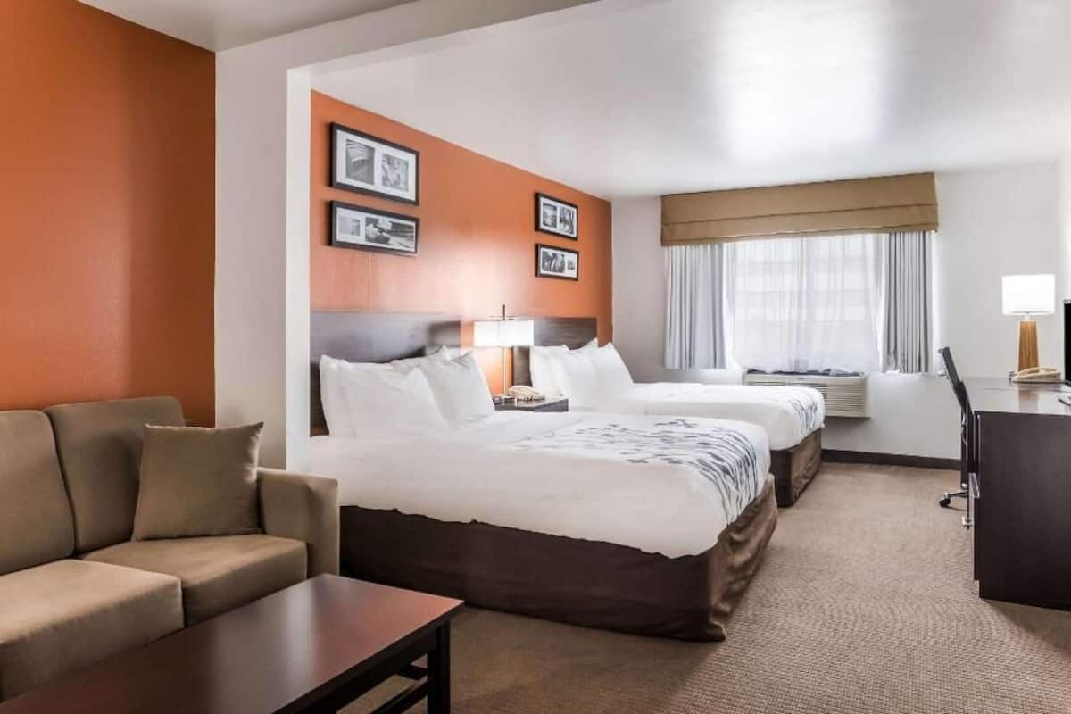 In-room safe, desk, iron/ironing board, free WiFi