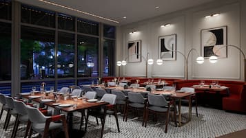 Café da manhã, almoço e jantar