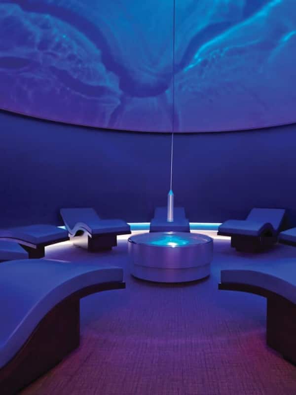 Sauna, hot tub, steam room, body treatments, hydrotherapy, aromatherapy