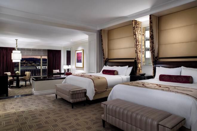 Ropa de cama de alta calidad y minibar 