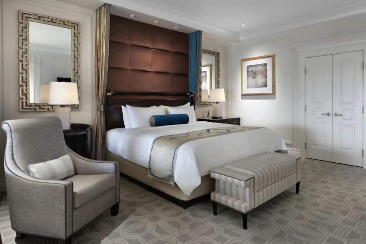 Ropa de cama de alta calidad y minibar