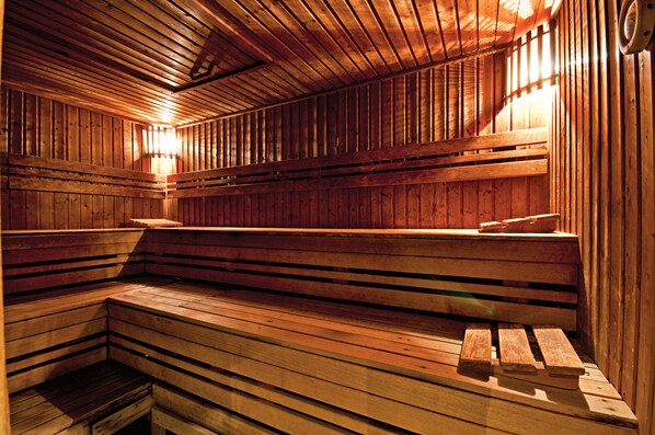 Couples treatment room(s), sauna, hot tub, steam room, body treatments