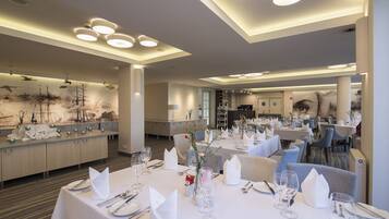 Tägliches Frühstücksbuffet (50 PLN pro Person)