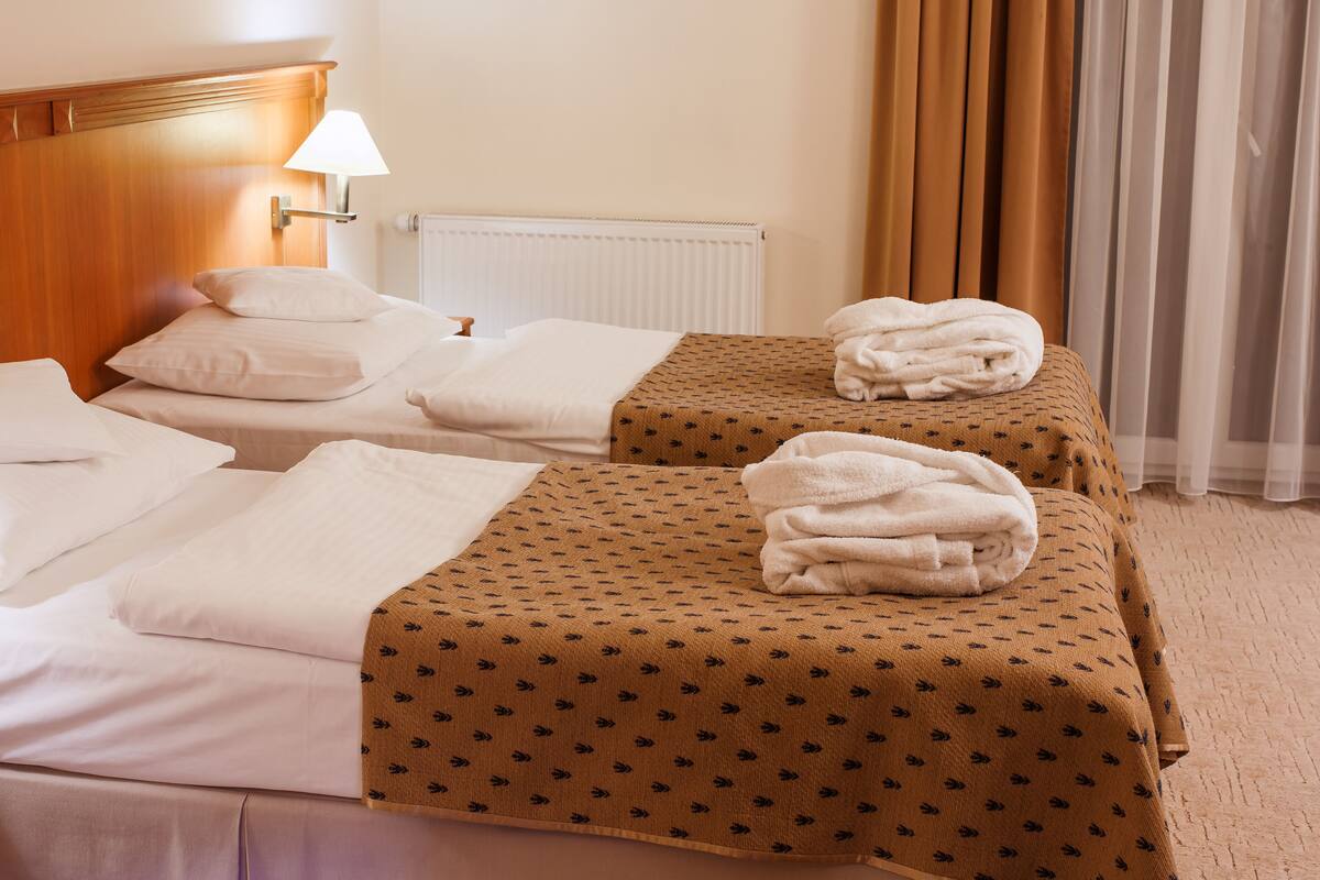 standard single room | hypo-allergenic bedding, in-room safe, desk, soundproofing