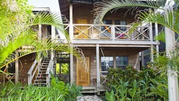 Standard Bungalow | Minibar, desk, blackout drapes, free WiFi