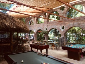 Billiards - Hotel Granada (Granada)
