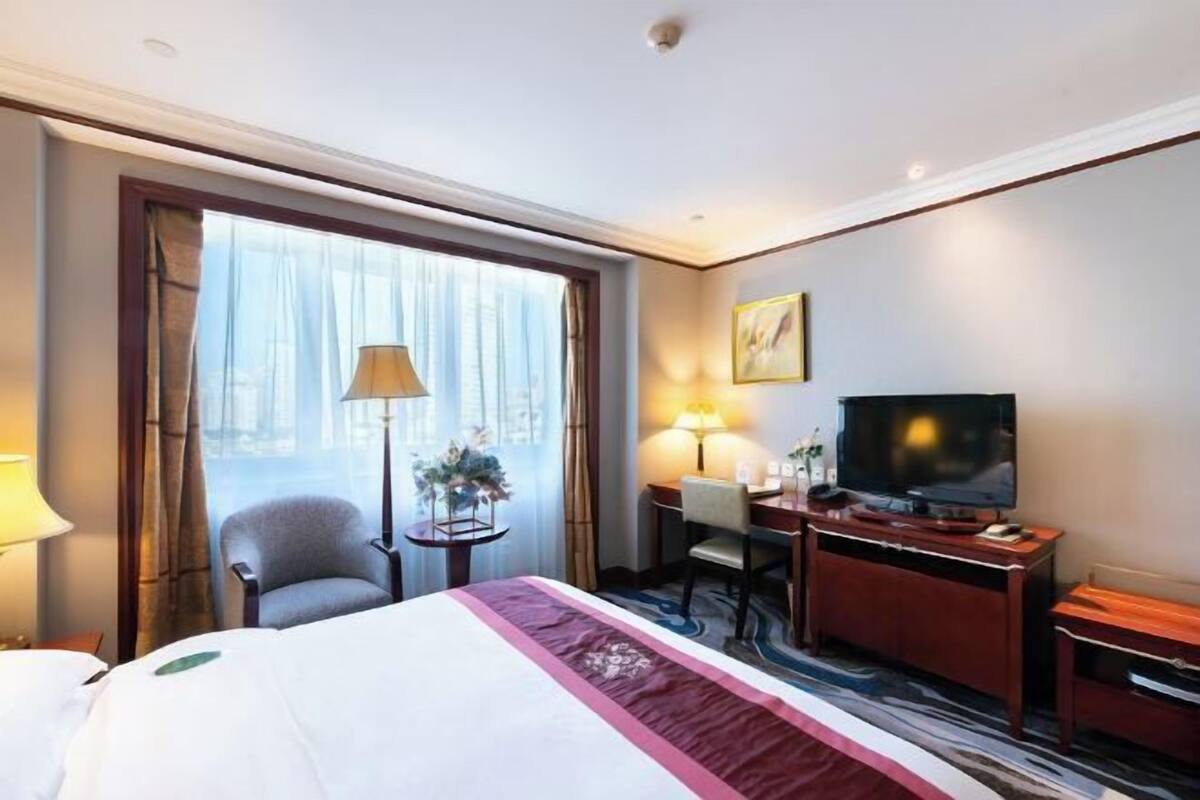 Blackout drapes, cribs/infant beds